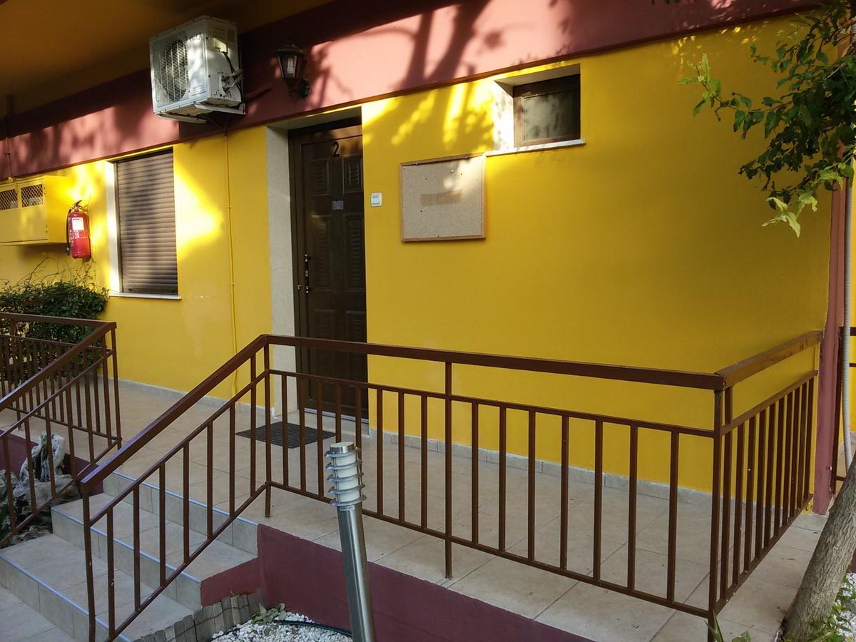 Villa Maria Apartments Polychrono Exterior photo
